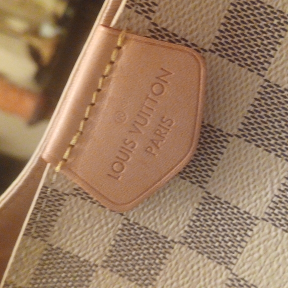 Authentic graceful - Picture 4 of 12